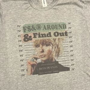 YELLOWSTONE BETH DUTTON T SHIRT WOMEN SIZE-MEDIUM